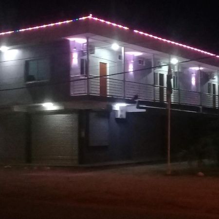Douglas Airport Guesthouse Zanderij Exterior foto